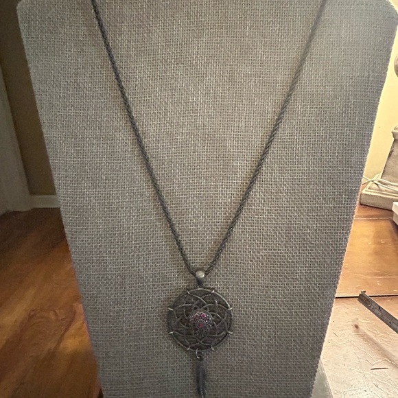 Red dream catcher necklace & earrings. 17 in length necklace - Picture 4 of 9